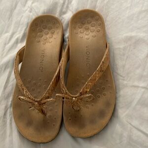 VIONC flip flops Size 10